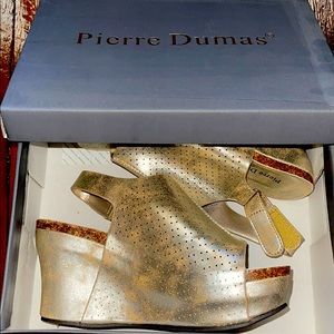 They were a gift 🎁 that didn’t fit well enough.